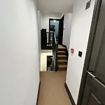 Fabulous 3 Bed Apartment - Near Excel - Sleeps 6 - 8
