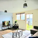 Spectacular 3Br 2Bath Rooftop Sky-Views With Parking