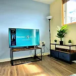 Spectacular 3Br 2Bath Rooftop Sky-Views With Parking