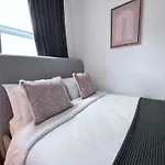 Luxury 2-Bedroom Flat In Camden