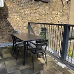 Luxury 2-Bedroom Flat In Camden