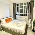 Modern Studio, Prime Location, Stunning City View