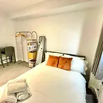 Modern Studio, Prime Location, Stunning City View