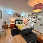 Bright Family Studio Apartment In Central