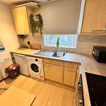 Bright Family Studio Apartment In Central