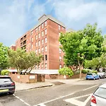 Guestready - Tree Top Views Near Chelsea