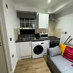 Sleep 6 - 5 Min From Camden Market Hw5