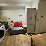 Sleep 6 - 5 Min From Camden Market Hw5