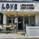 Love Inn Flat-Shared - B&B