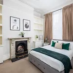 Elegant & Spacious Apartment - Minutes To Kensington
