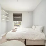 Lovely & Bright 1 Bedroom Flat In London\'S Zone 2