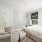 Lovely & Bright 1 Bedroom Flat In London\'S Zone 2