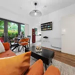 Modern 2 Bedroom Apartment In Uxbridge London Free Parking