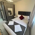 Nice Flat Near Church Street