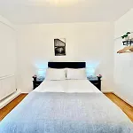 Paddington Two Bedroom Apartment