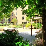 Charming 1 Bed Flat In Trendy Walthamstow