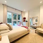 Kensington Suites