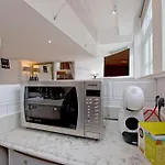 Cosy 2 Bed Modern Mews - Kings Cross