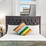 1B Flat, Sleeps 5 In Finchley Tw18