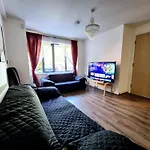 Explore London: 2 Bedroom House In Wood Green