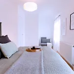 3-Bed House - Next To Olympic Park & Westfield