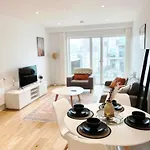 A Charming 2 Bedroom Flat