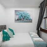 Comfy Small Basement Studio In Kensington Olympia