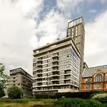 3 Million Pound Luxury Large Tower Bridge Direct Views Sleeps 6