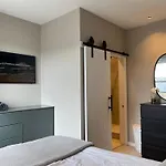 Convenient Clapham Junction Flat