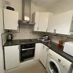 Large Double Bedroom - Posh Area