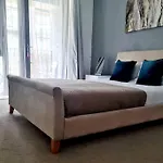 Stylish Apartment Near Tower Bridge