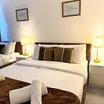 The Emirates Stadium Apartment