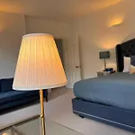 Charming 3 Bed Luxury Flat In Central London