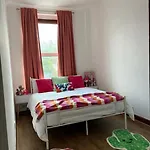 Center Vibes Apartment In London