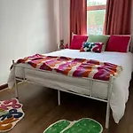 Center Vibes Apartment In London