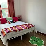 Center Vibes Apartment In London