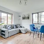 Canadawater-2Bedroom-1Bathroom-Wifi-Free Parking