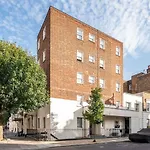 Compact Apartment In Central London