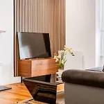 Beautifully Refurbished Studio, Central Location