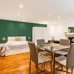 Beautifully Refurbished Studio, Central Location