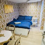 Glam London Stays