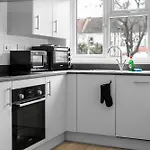 En-Suite Studio Rooms In London Near Wembley Stadium