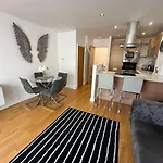 Two Br Flat 5 Mins Walk From London Eye G96