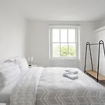 #15 Charming Notting Hill Retreat
