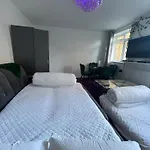 Room With Kitchen In Central London