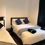 Luxe Short Stays - Sleeps 6 - Putney - Roehampton - Free Parking