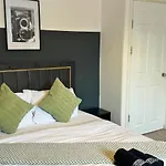 Luxe Short Stays - Sleeps 6 - Putney - Roehampton - Free Parking