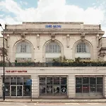Art Deco Studio In East London