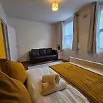 Apartment In Whitechapel
