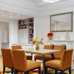 Hyde Park Arty Apartment
